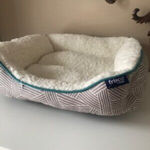 Pet Bed - Frisco by Chewy - NEW